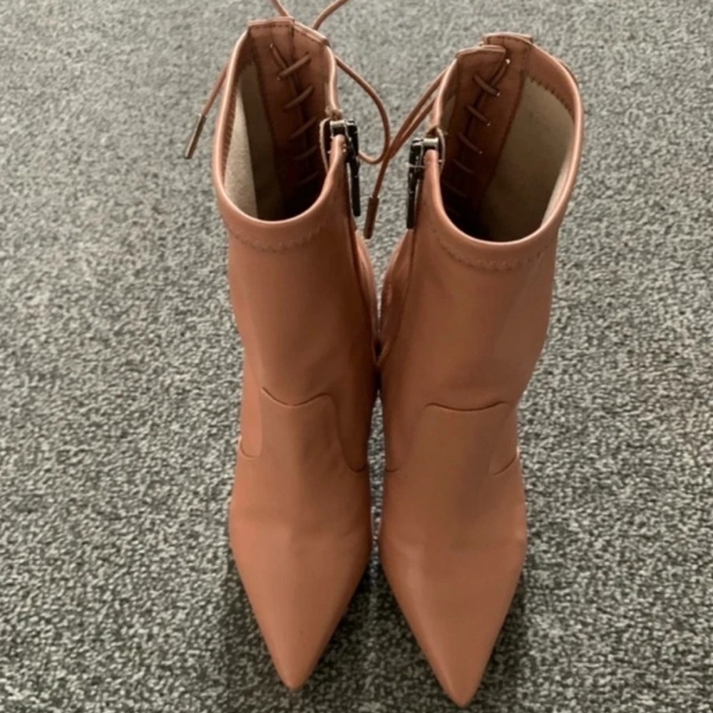 Elegant Tan Heeled Boots